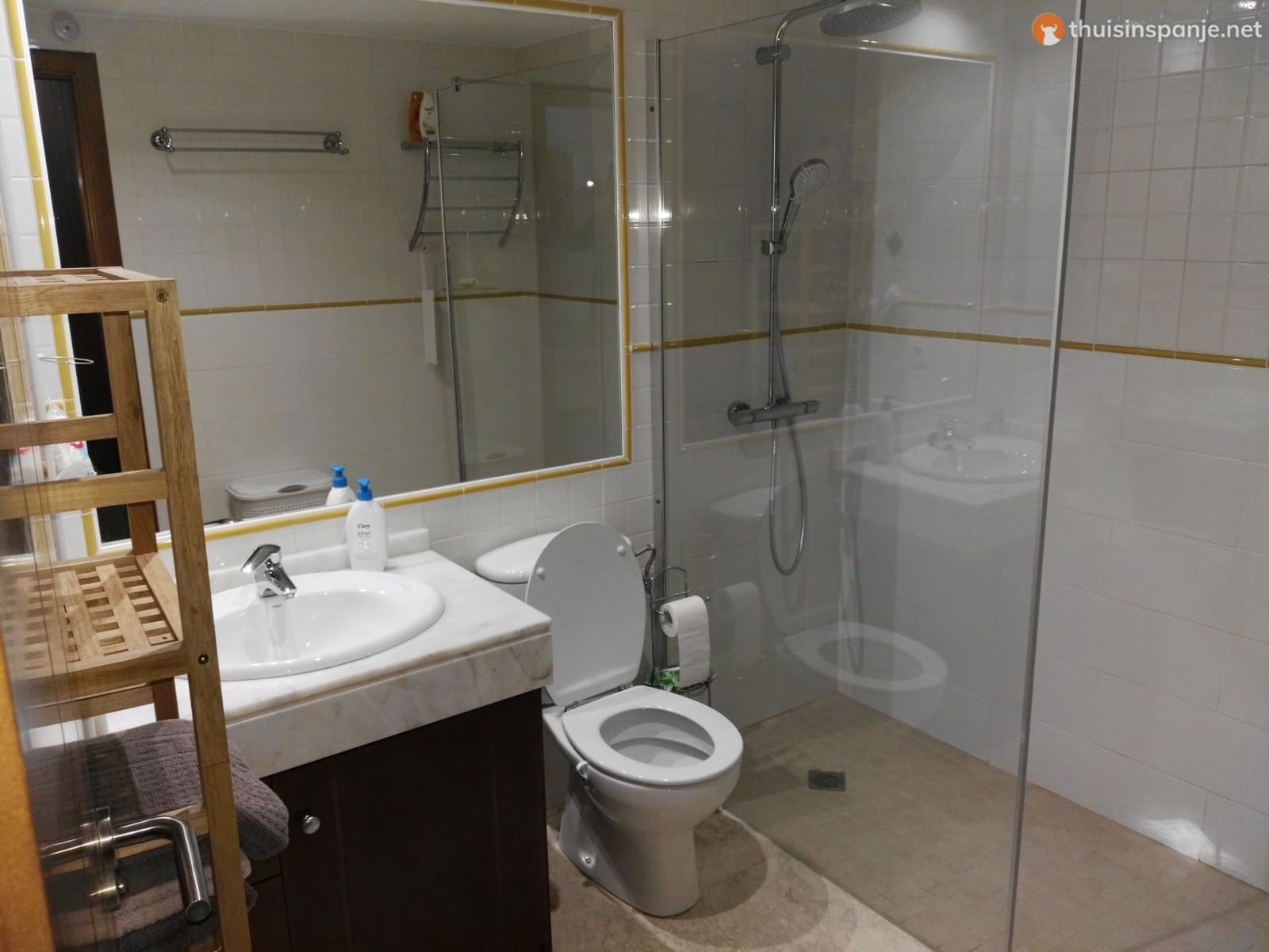 2 bedroom Apartment for sale in Punta Prima with pool - € 330,000 (Ref: 9218996)