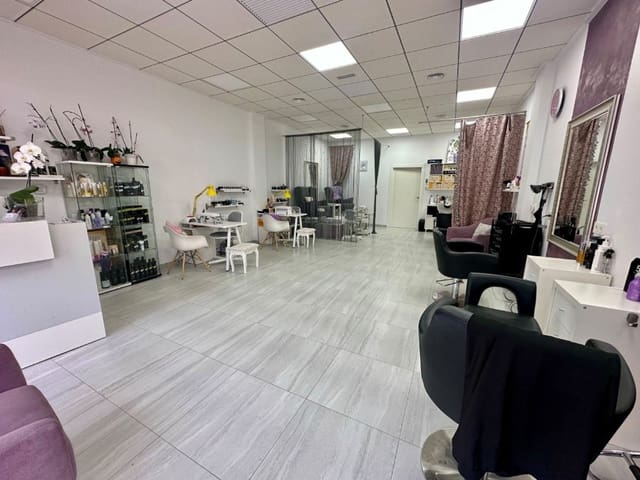 Erhverv til salg i La Zenia, Orihuela med swimmingpool - € 230.000 (Ref: 9235011)