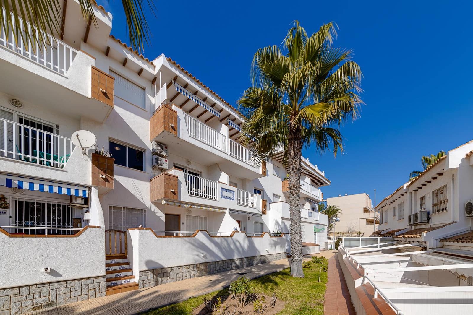 2 slaapkamer Appartement te koop in Orihuela Costa met zwembad - € 285.000 (Ref: 9235017)