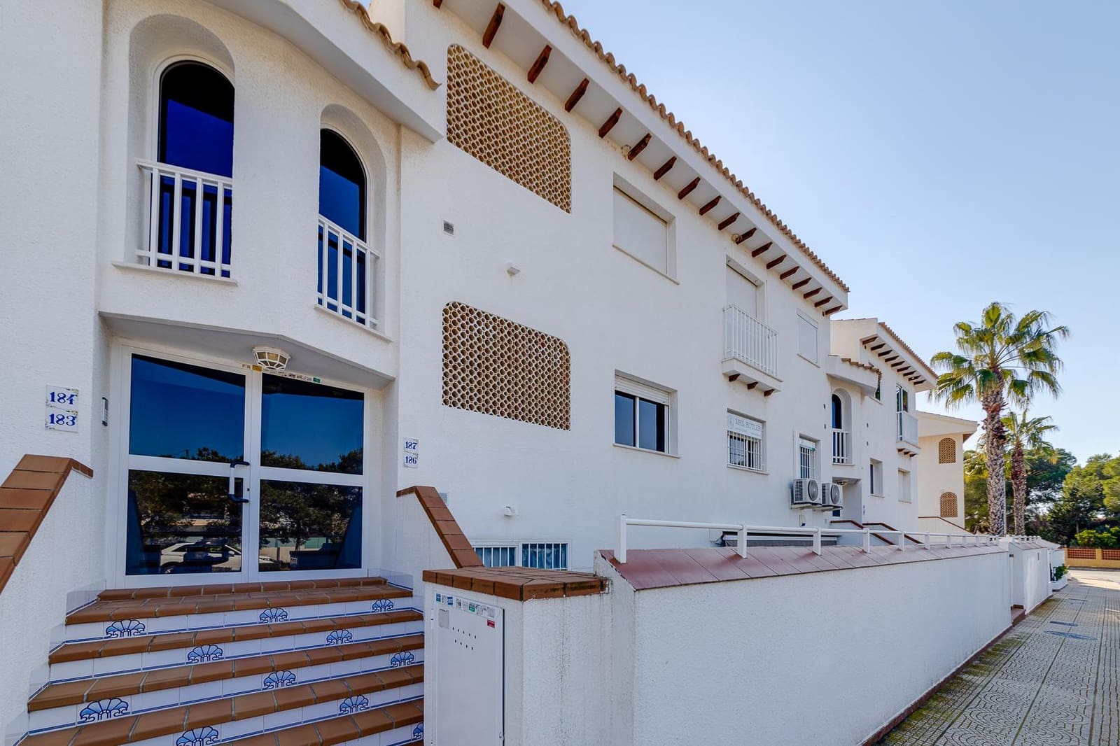 2 slaapkamer Appartement te koop in Orihuela Costa met zwembad - € 285.000 (Ref: 9235017)