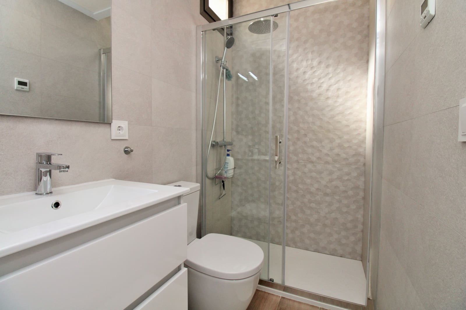 3 bedroom Villa for sale in Villamartin with pool - € 448,000 (Ref: 9254016)