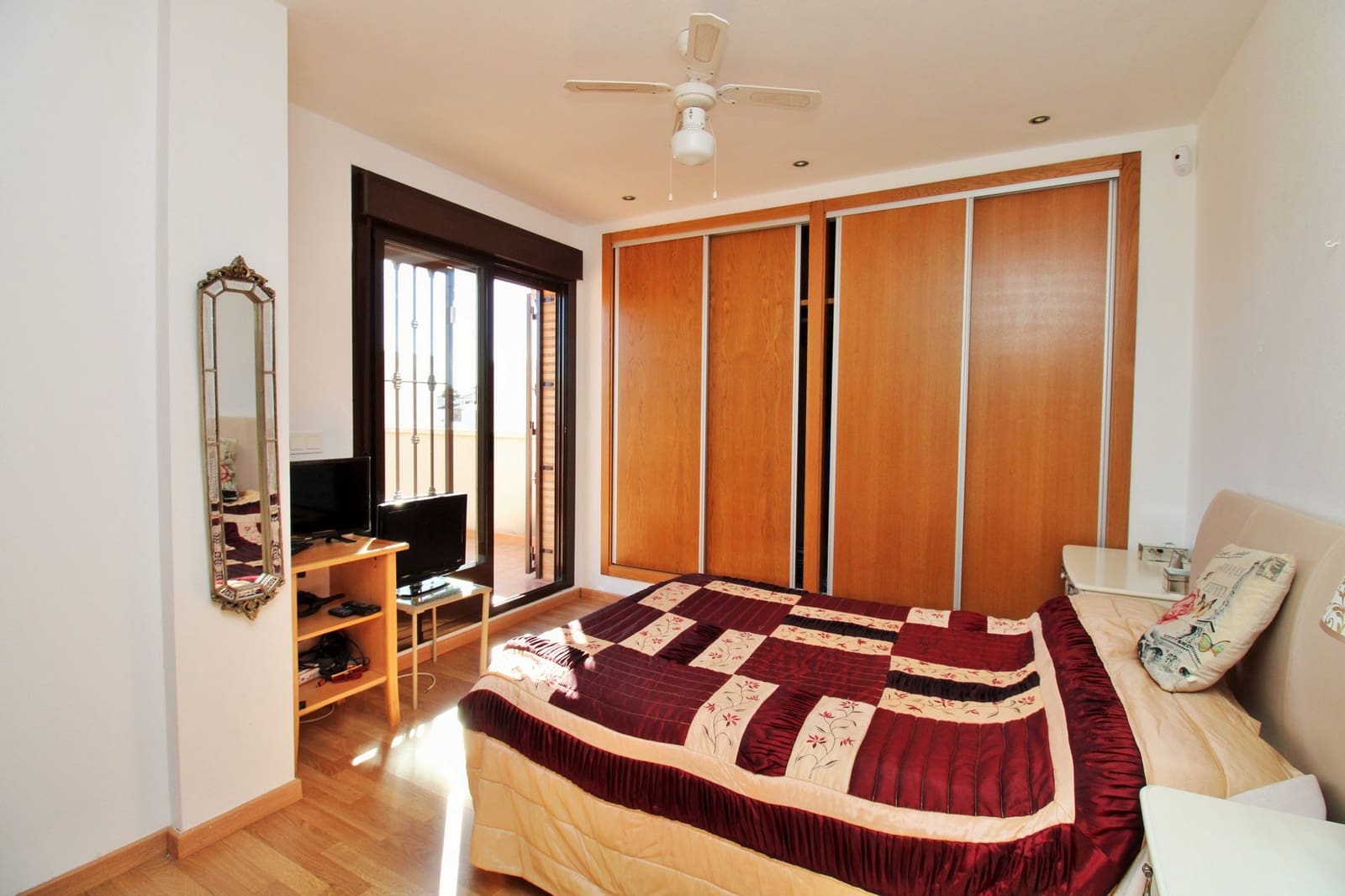 2 bedroom Villa for sale in Villamartin with pool - € 259,000 (Ref: 9254018)