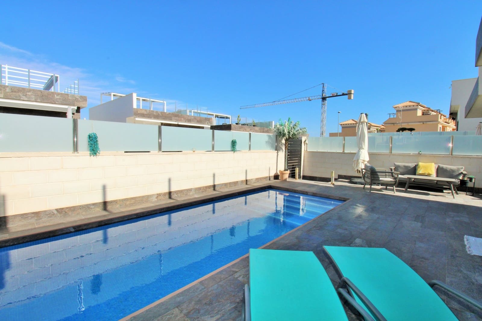 3 bedroom Villa for sale in Villamartin with pool - € 369,950 (Ref: 9254020)