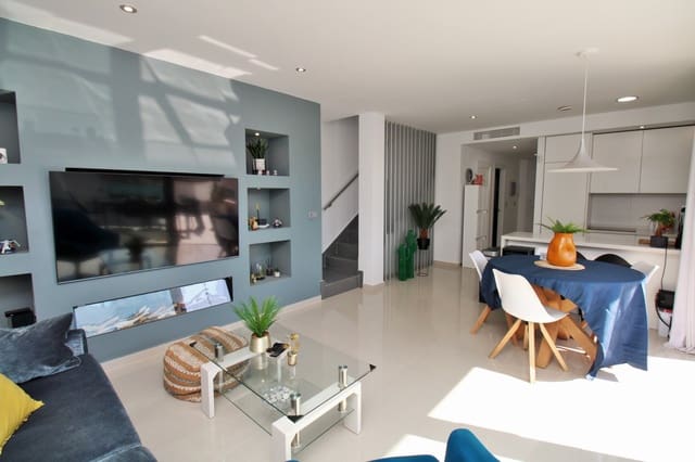 3 soveværelse Villa til salg i Villamartin, Orihuela med swimmingpool - € 405.000 (Ref: 9254023)