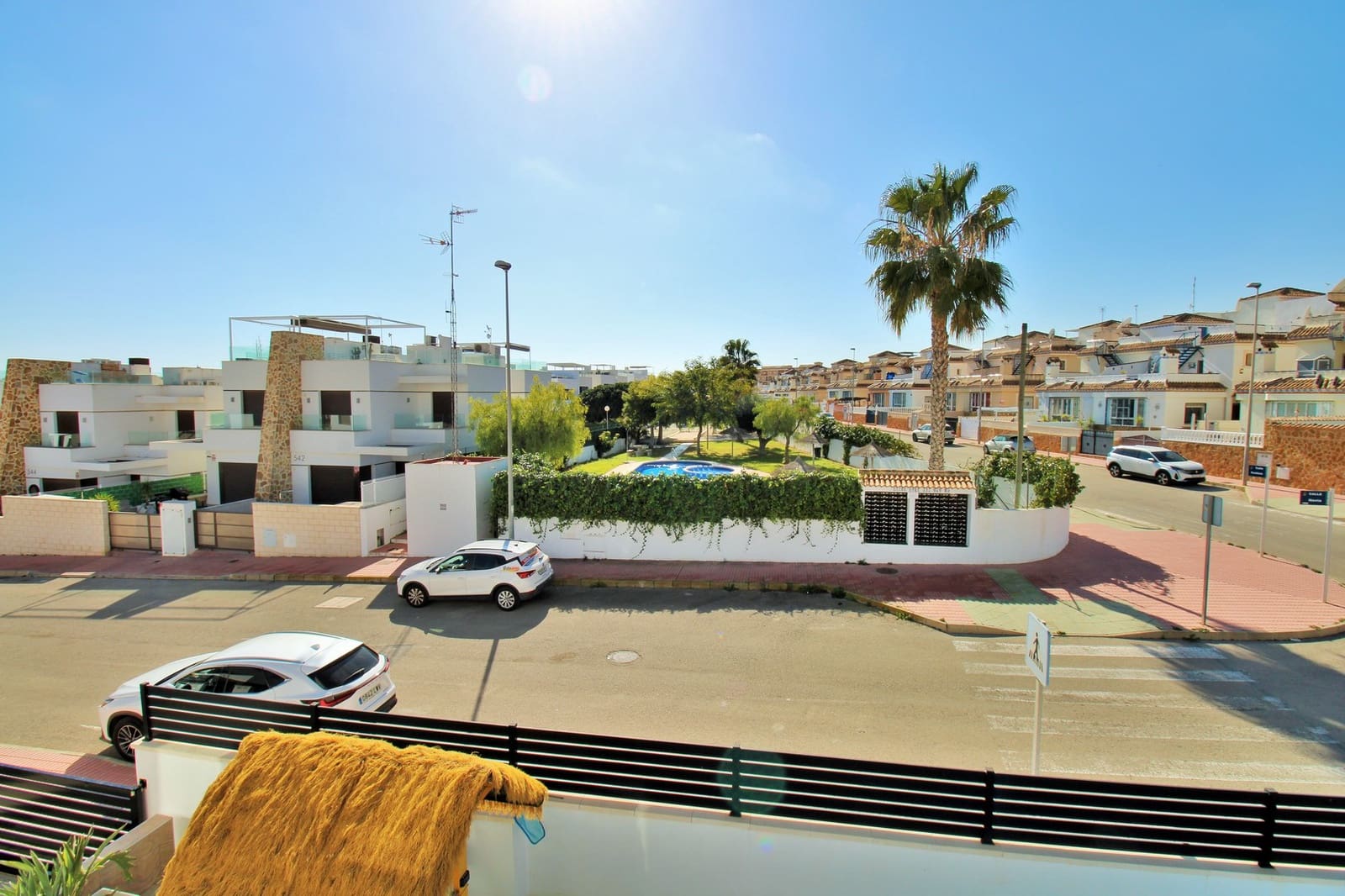 3 bedroom Villa for sale in Villamartin with pool - € 405,000 (Ref: 9254023)