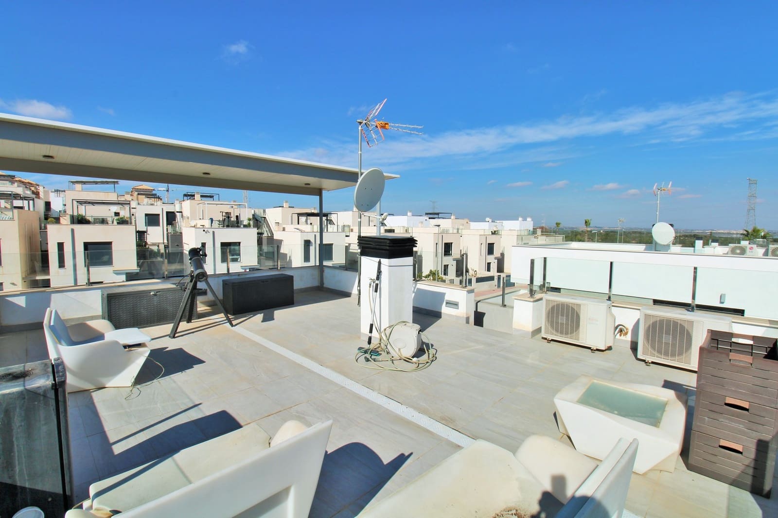 3 bedroom Villa for sale in Villamartin with pool - € 405,000 (Ref: 9254023)