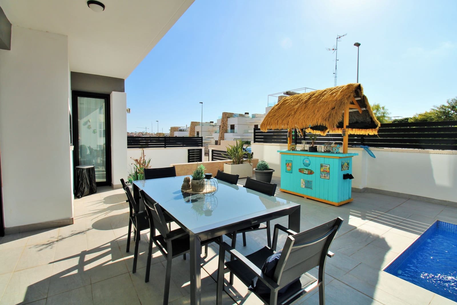 3 bedroom Villa for sale in Villamartin with pool - € 405,000 (Ref: 9254023)