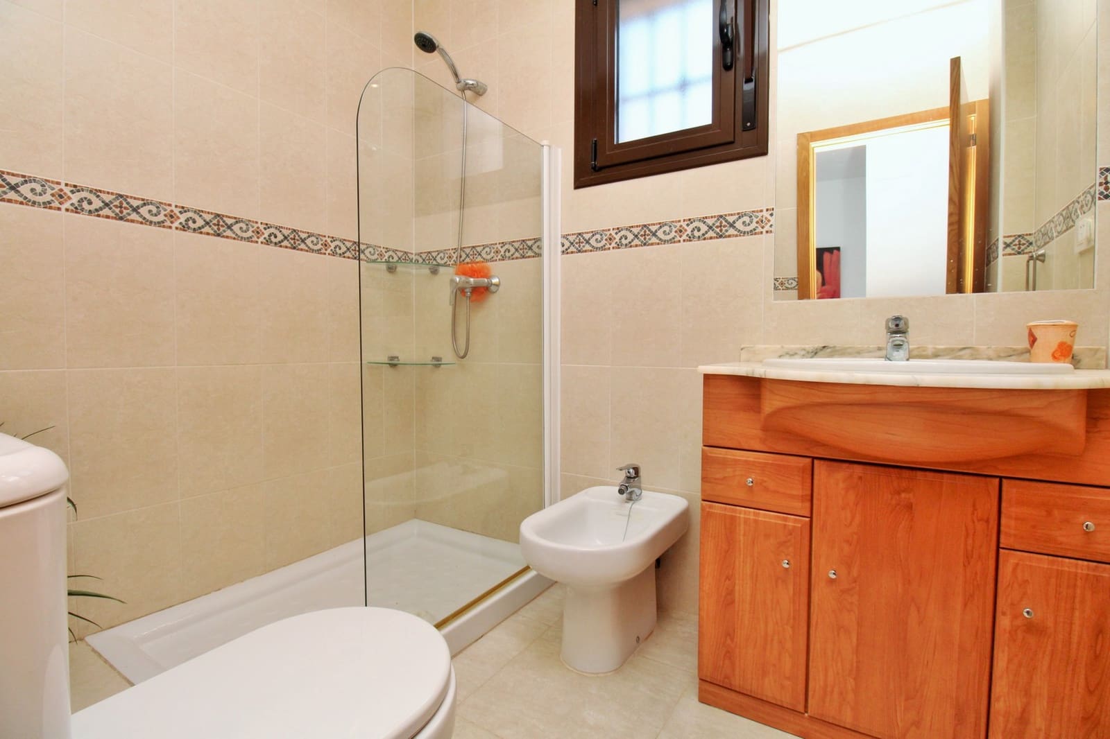 3 bedroom Villa for sale in Villamartin with pool - € 274,000 (Ref: 9254024)