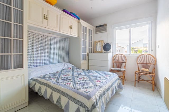 1 soveværelse Penthouse til salg i Playa de los Náufragos, Torrevieja med swimmingpool - € 115.000 (Ref: 9267737)