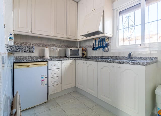 1 soveværelse Penthouse til salg i Playa de los Náufragos, Torrevieja med swimmingpool - € 115.000 (Ref: 9267737)