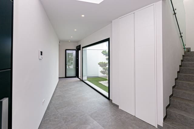 5 soveværelse Villa til salg i Lo Pagan, San Pedro del Pinatar med swimmingpool garage - € 1.300.000 (Ref: 9306901)