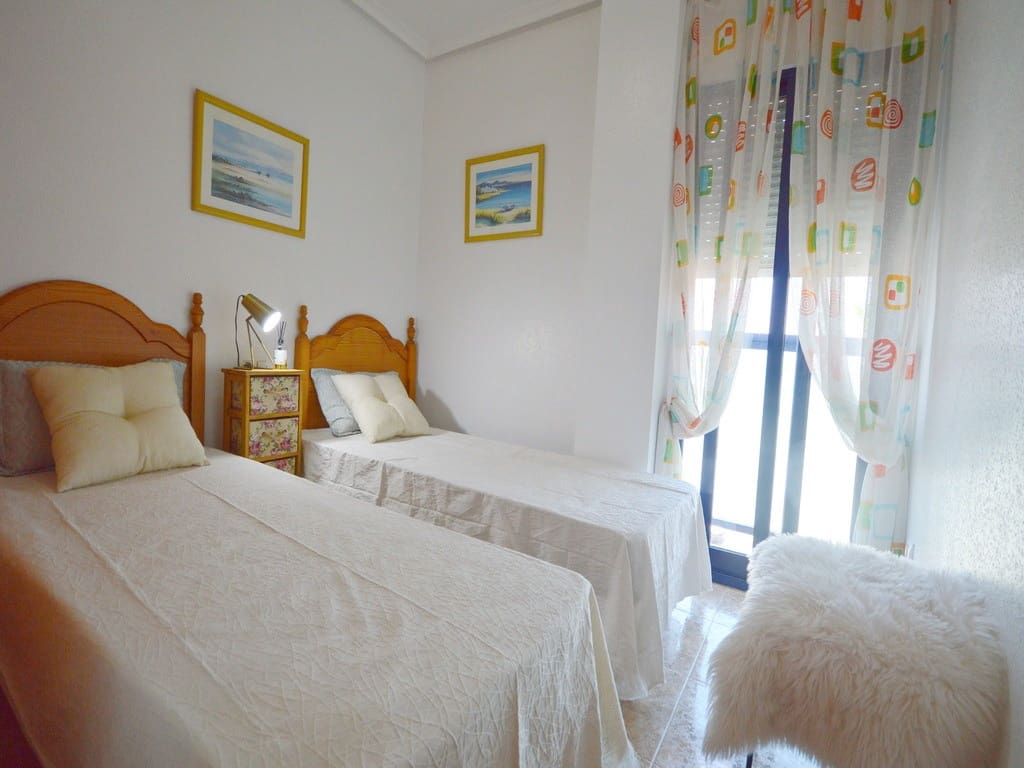 2 bedroom Apartment for sale in Cabo Roig with pool - € 184,900 (Ref: 9306905)