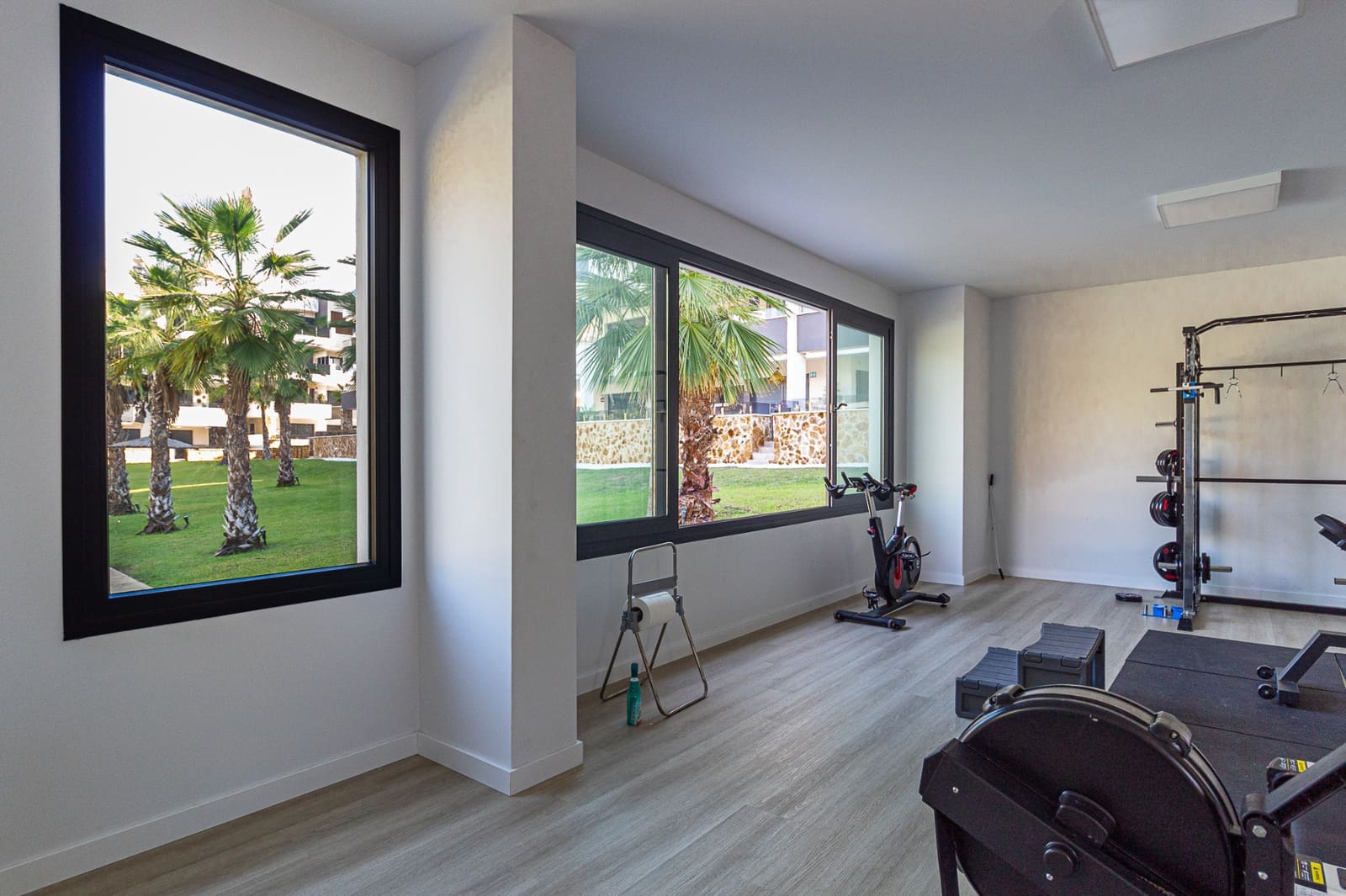 2 bedroom Apartment for sale in Los Altos with pool garage - € 299,900 (Ref: 9311879)