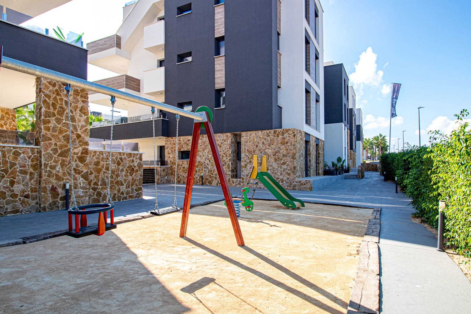 2 bedroom Apartment for sale in Los Altos with pool garage - € 299,900 (Ref: 9311879)