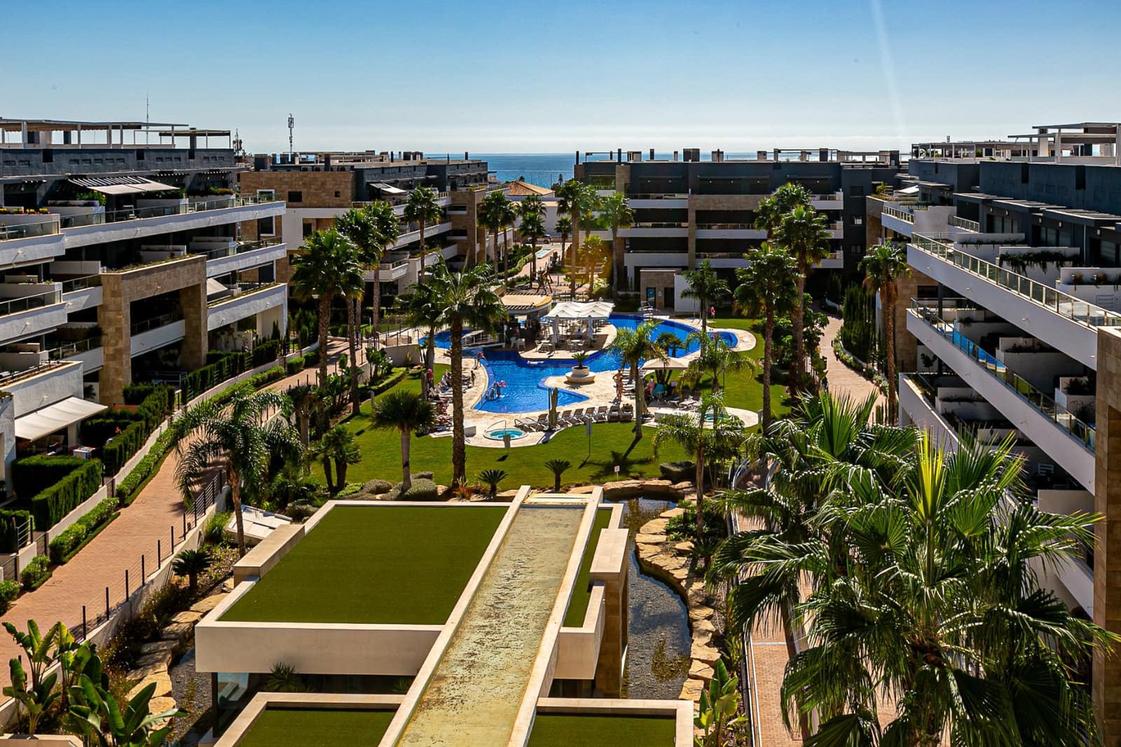2 soveværelse Penthouse til salg i Playa Flamenca med swimmingpool garage - € 495.000 (Ref: 9325354)