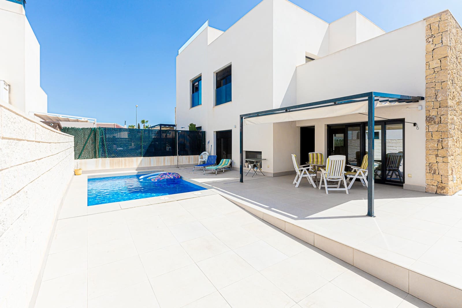 3 bedroom Villa for sale in Ciudad Quesada with pool - € 405,000 (Ref: 9325360)