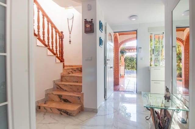 4 quarto Moradia em Banda para venda em Playa del Acequión, Torrevieja com piscina garagem - 264 900 € (Ref: 9325361)