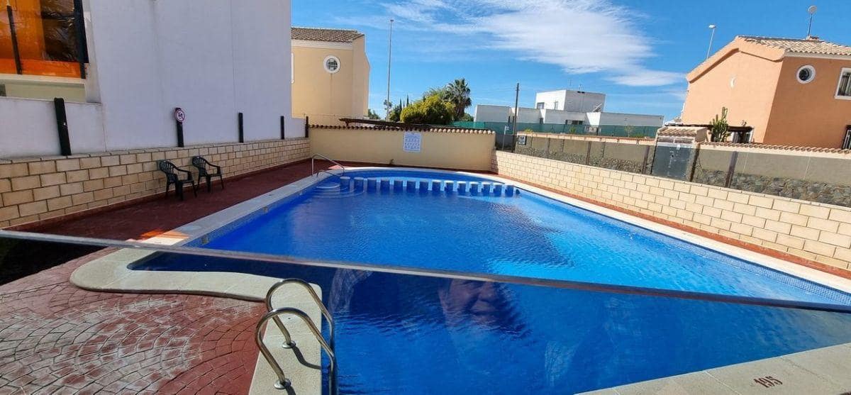 2 bedroom Bungalow for sale in Orihuela Costa with pool - € 158,000 (Ref: 9329703)