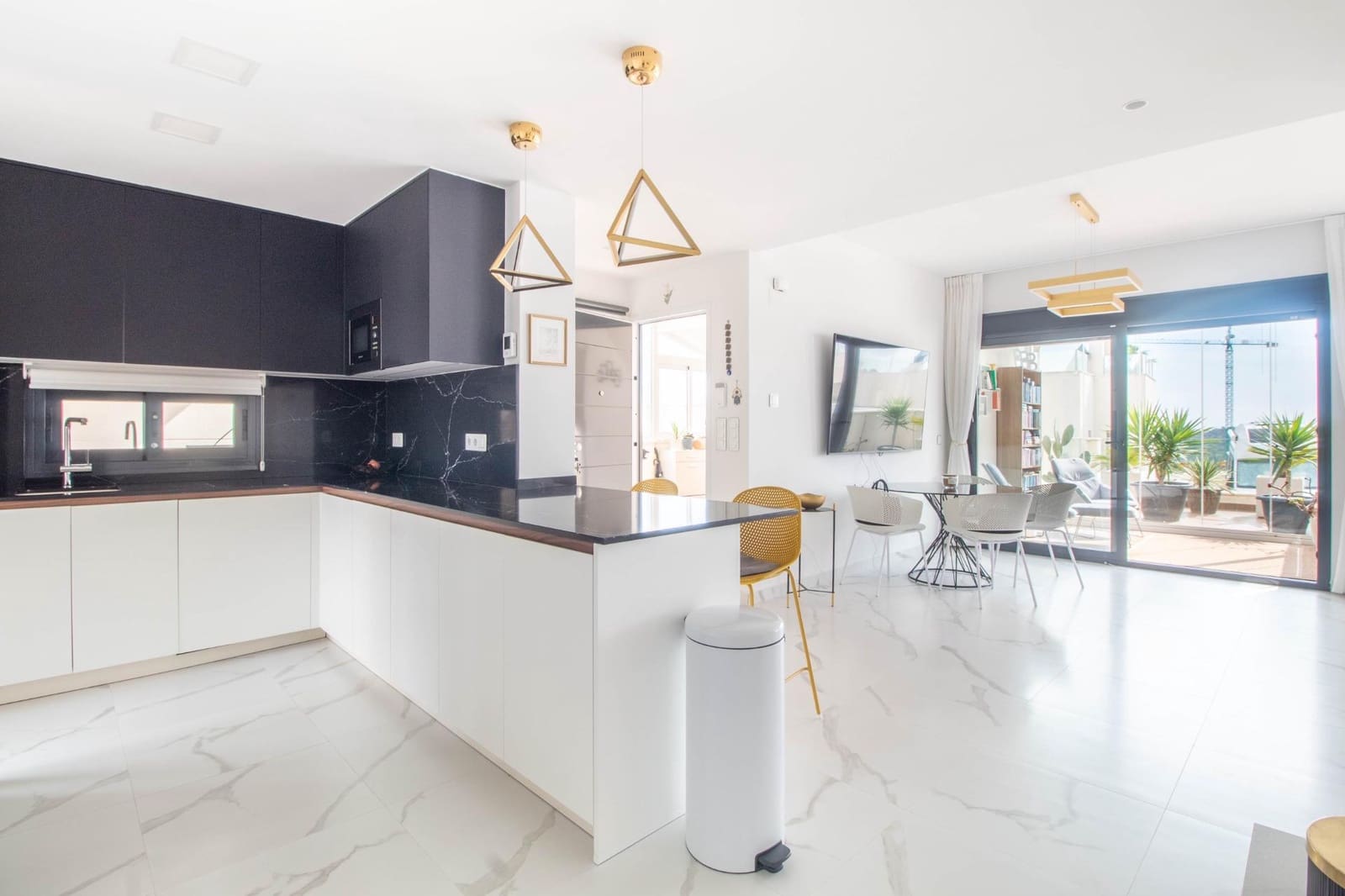 Apartamento de 2 habitaciones en San Miguel de Salinas en venta con piscina - 350.000 € (Ref: 9343682)