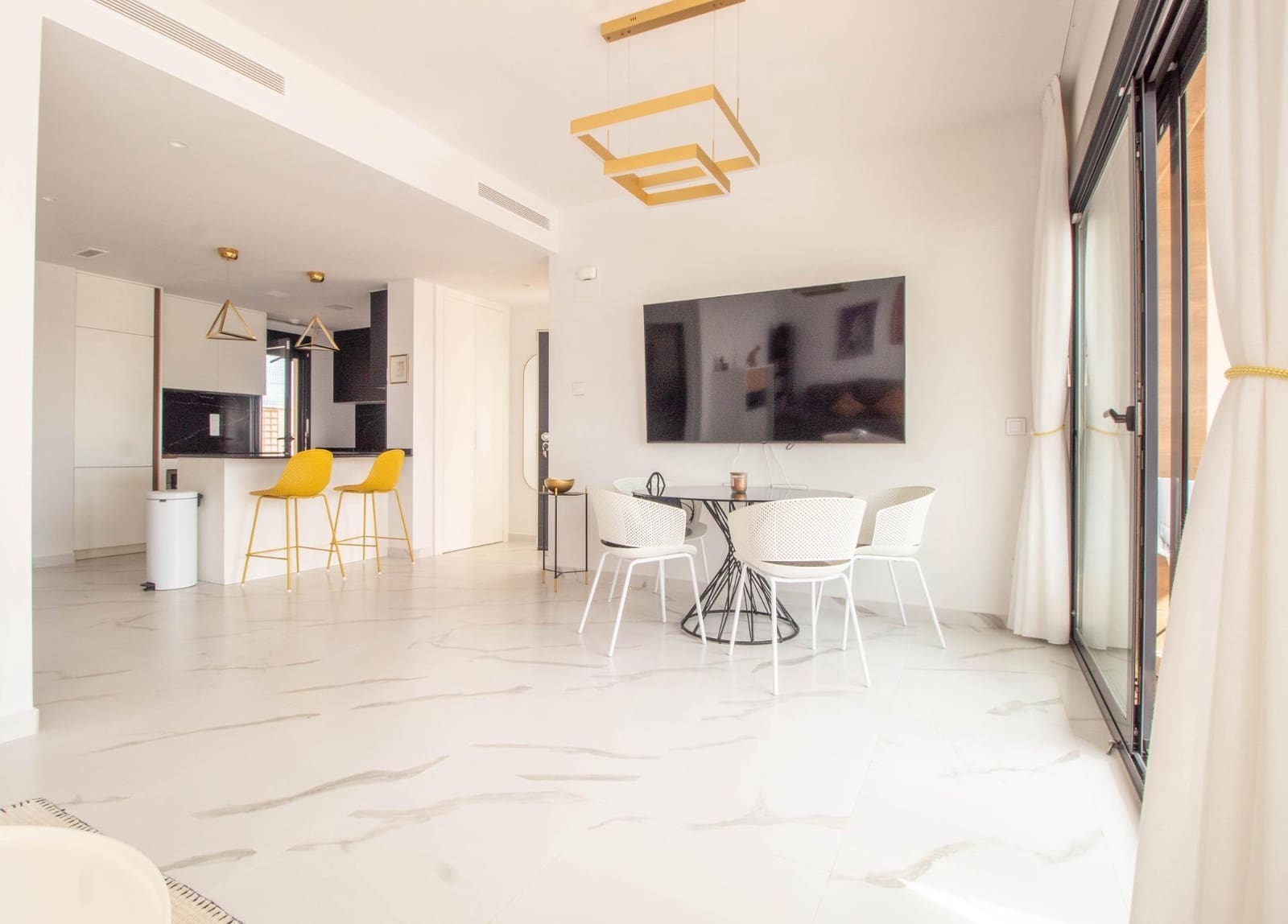 Apartamento de 2 habitaciones en San Miguel de Salinas en venta con piscina - 350.000 € (Ref: 9343682)