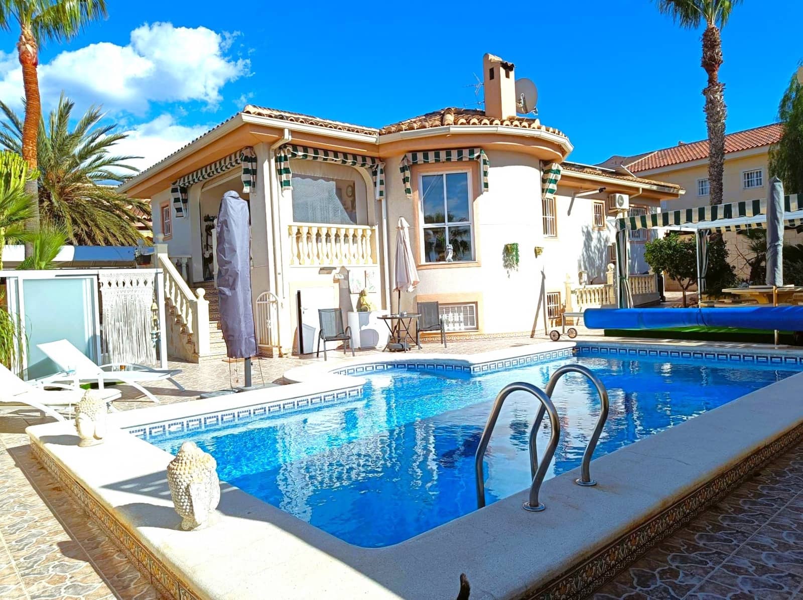 5 bedroom Villa for sale in Benijofar with pool garage - € 498,000 (Ref: 9343685)
