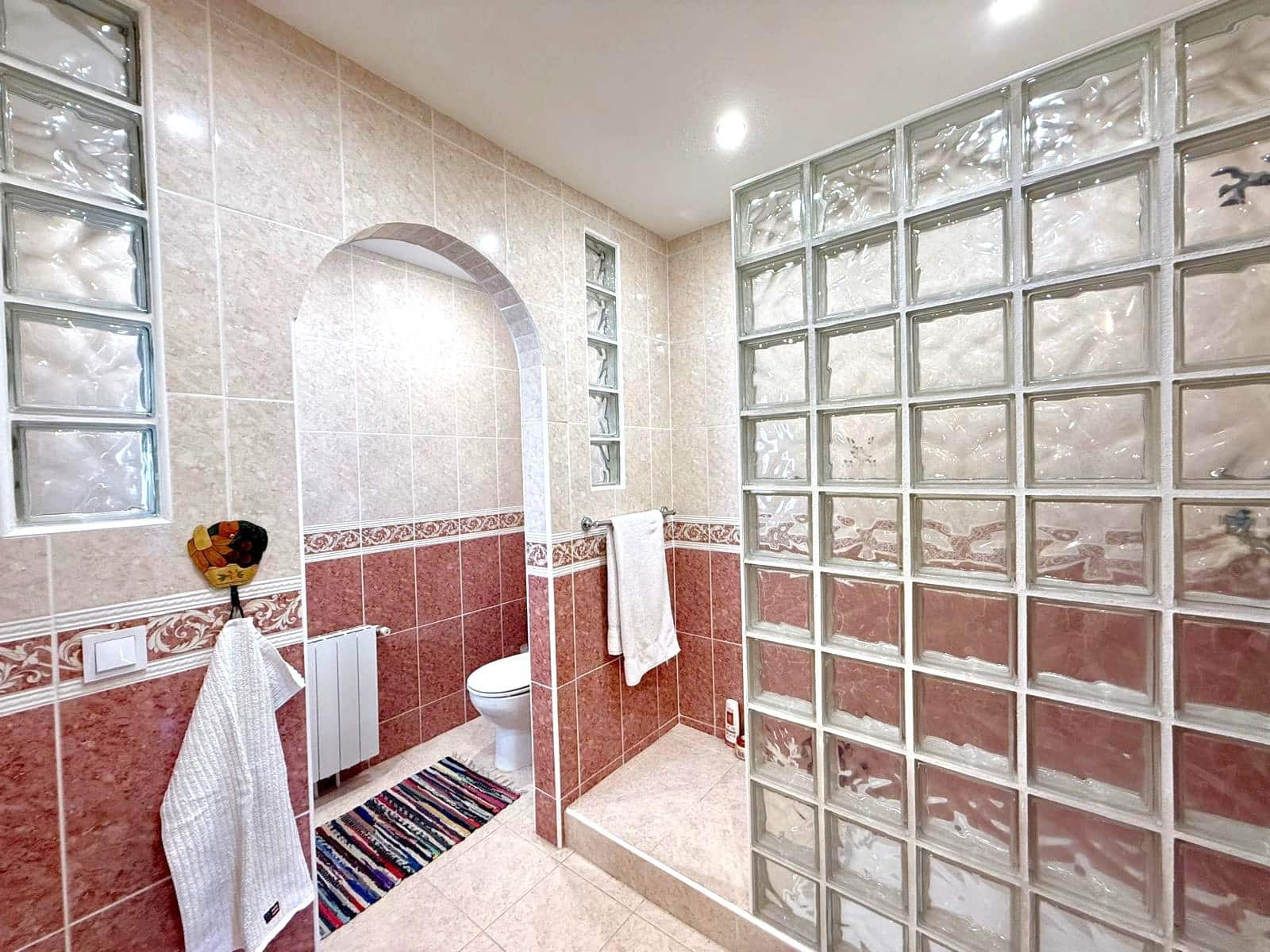 3 bedroom Villa for sale in Villamartin with pool - € 449,000 (Ref: 9360352)