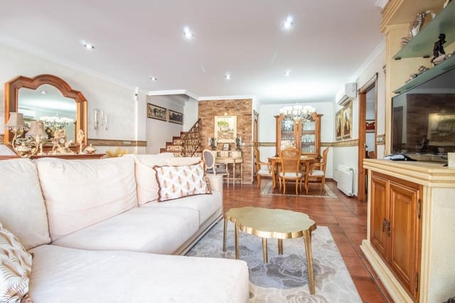 4 sypialnia Dom szeregowy na sprzedaż w La Zenia, Orihuela z basenem - 360 000 € (Ref: 9360355)