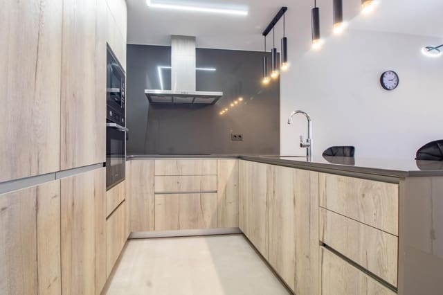 Apartamento de 3 habitaciones en Punta Prima, Orihuela en venta con piscina - 395.000 € (Ref: 9360356)