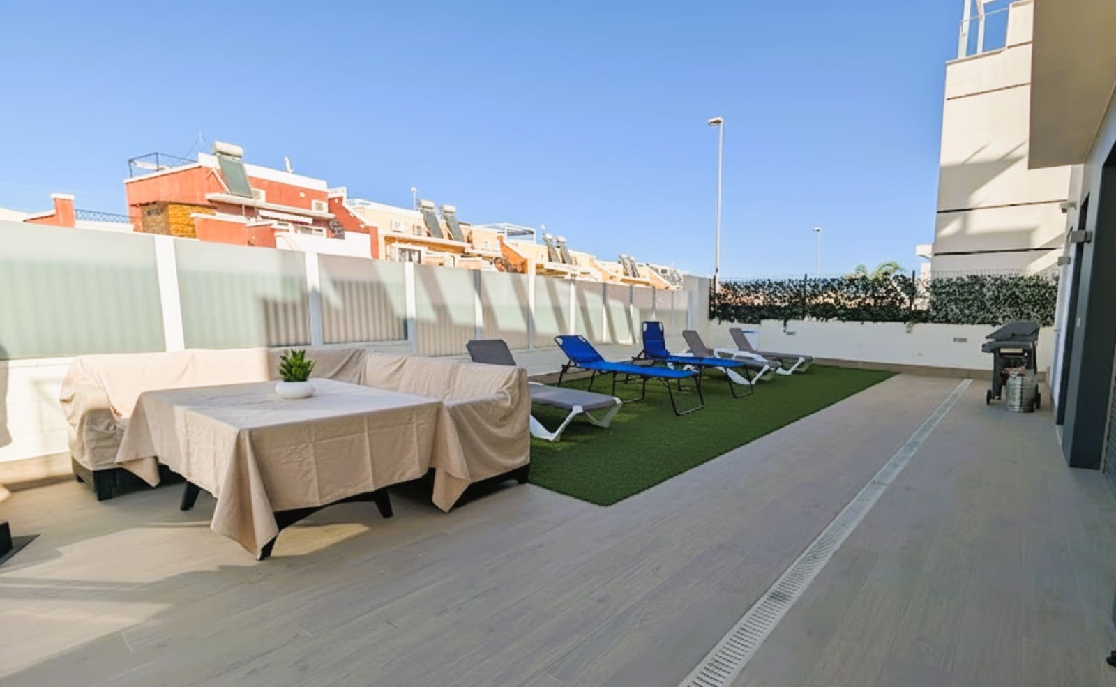 3 bedroom Villa for sale in Villamartin with pool - € 424,950 (Ref: 9360358)