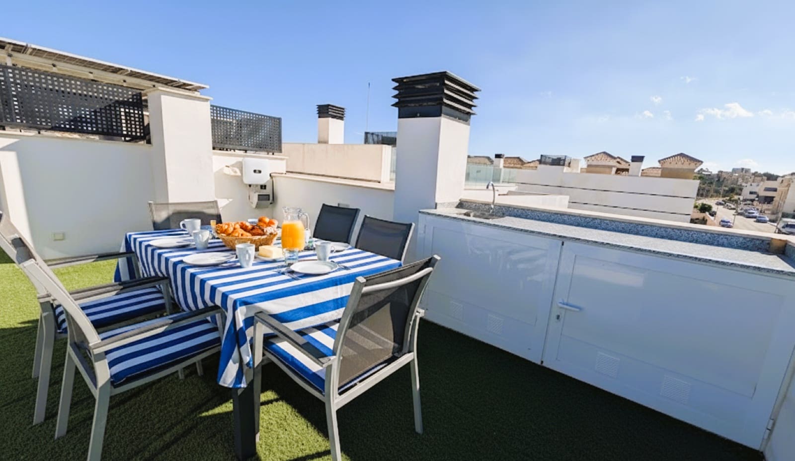 3 bedroom Villa for sale in Villamartin with pool - € 424,950 (Ref: 9360358)