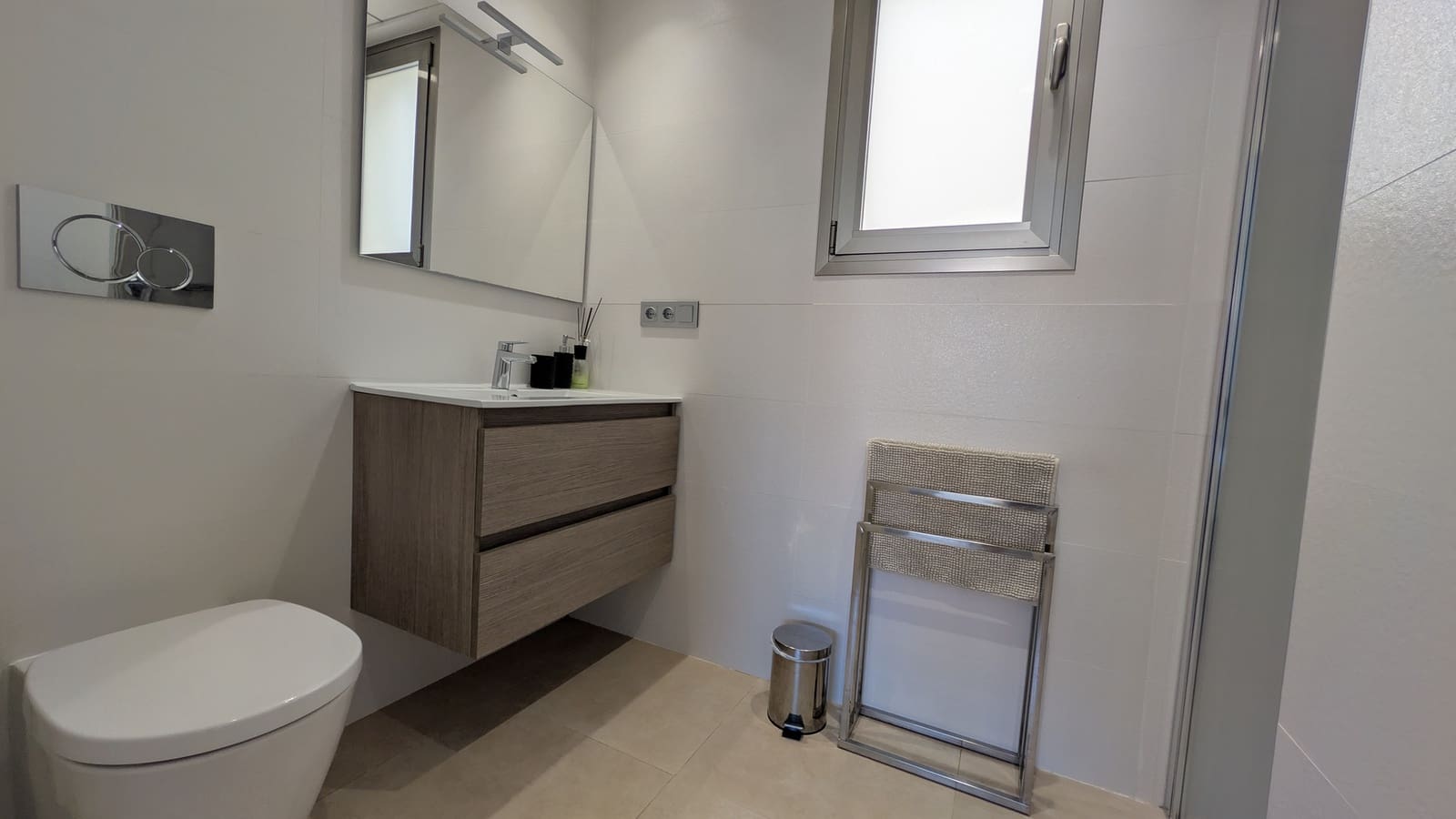 3 bedroom Villa for sale in Villamartin with pool - € 424,950 (Ref: 9360358)