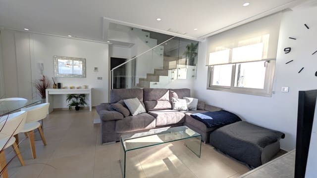 3 soveværelse Villa til salg i Villamartin, Orihuela med swimmingpool - € 424.950 (Ref: 9360358)