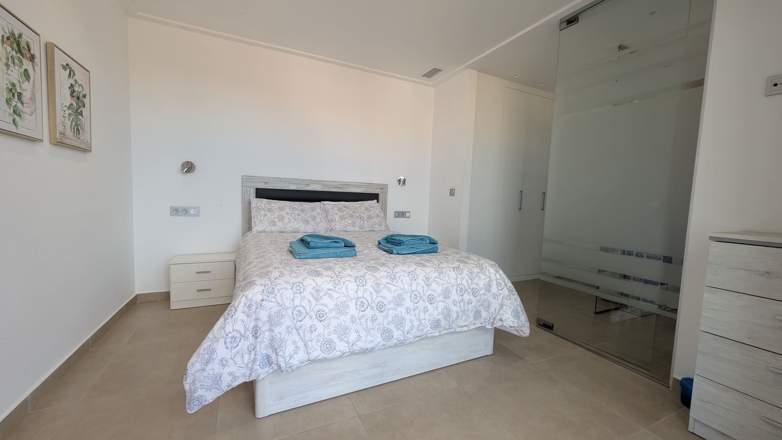 3 bedroom Villa for sale in Villamartin with pool - € 424,950 (Ref: 9360358)