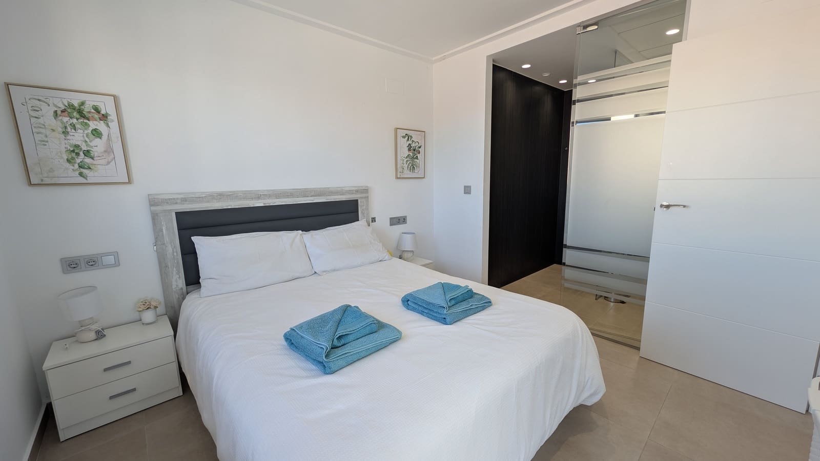 3 bedroom Villa for sale in Villamartin with pool - € 424,950 (Ref: 9360358)