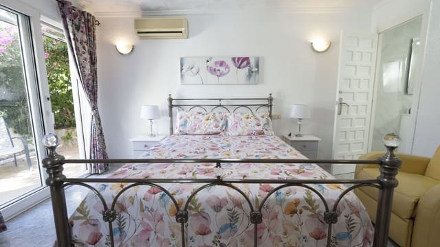 3 soverom Villa til salgs i San Luis, Torrevieja med svømmebasseng - € 335 000 (Ref: 9360359)