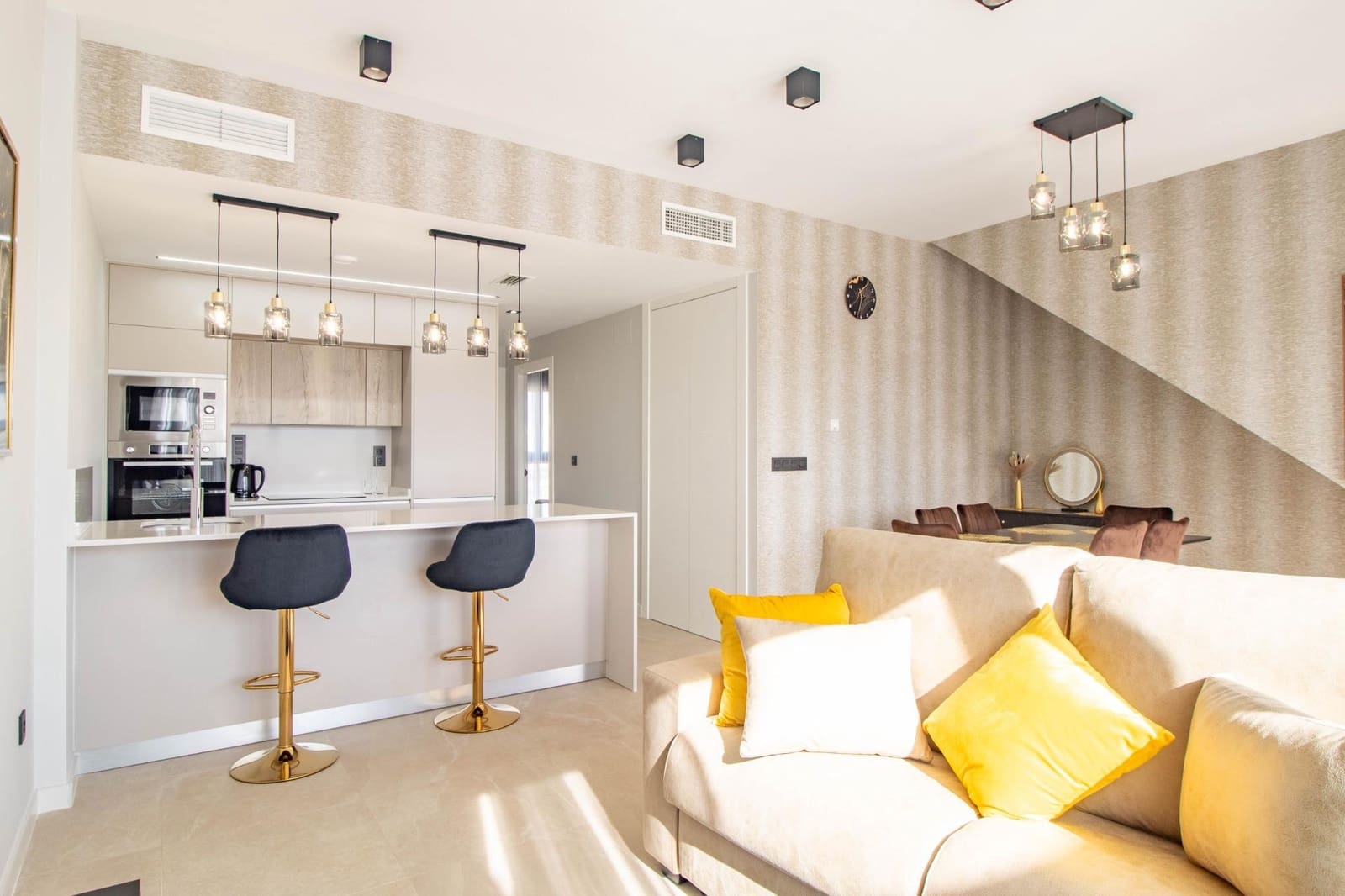 Apartamento de 2 habitaciones en Orihuela Costa en venta con piscina - 385.000 € (Ref: 9360363)