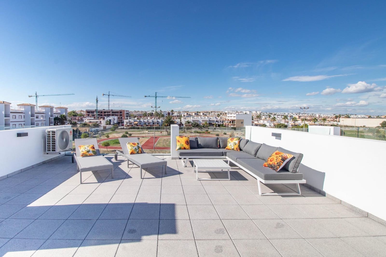 Apartamento de 2 habitaciones en Orihuela Costa en venta con piscina - 385.000 € (Ref: 9360363)