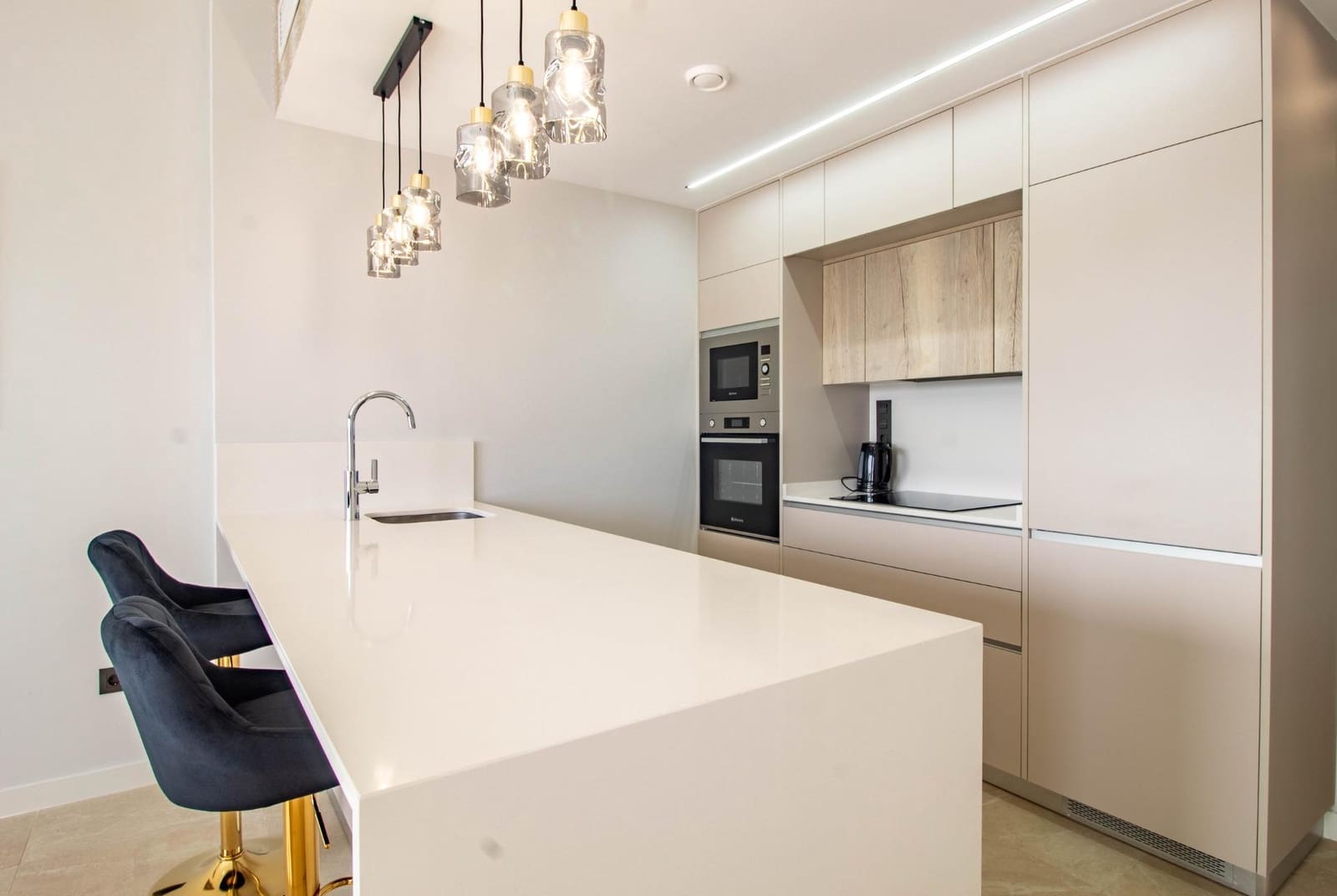 Apartamento de 2 habitaciones en Orihuela Costa en venta con piscina - 385.000 € (Ref: 9360363)