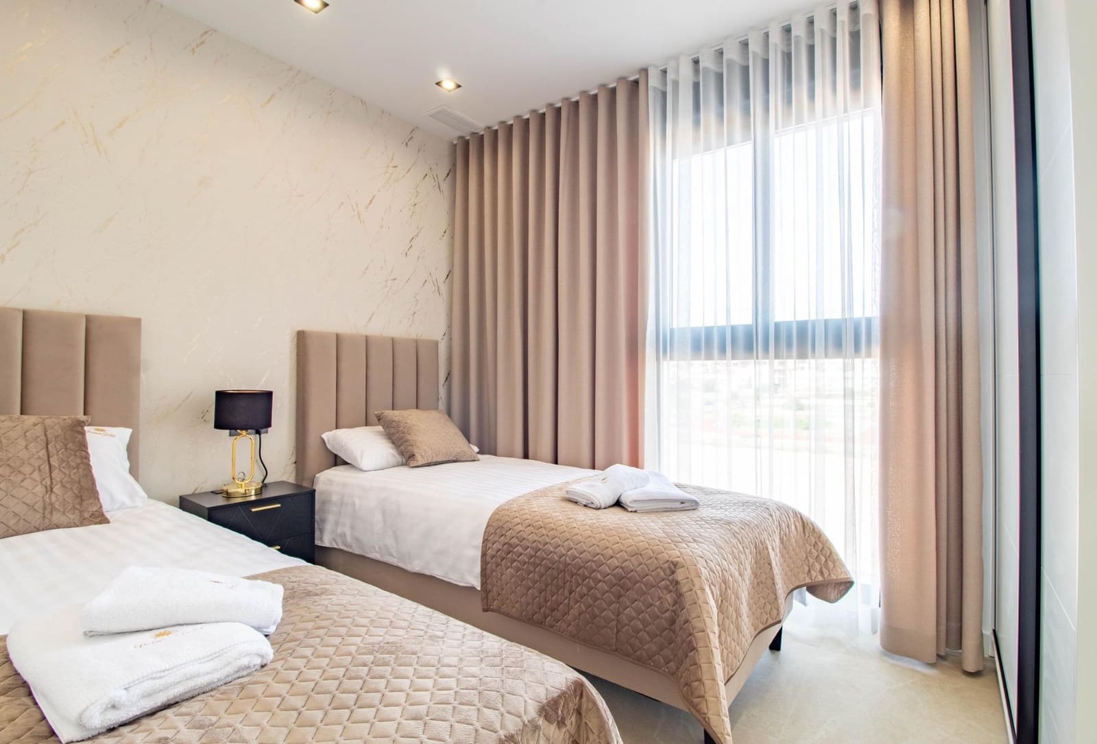 Apartamento de 2 habitaciones en Orihuela Costa en venta con piscina - 385.000 € (Ref: 9360363)