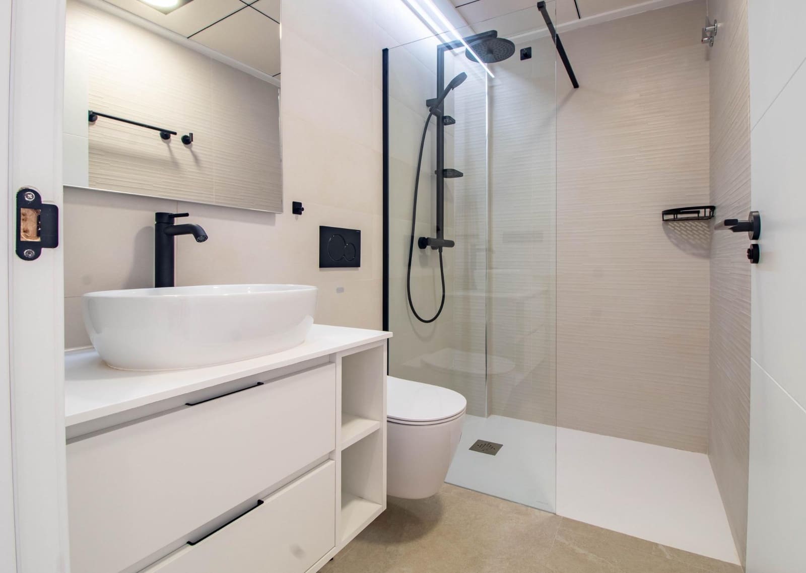 Apartamento de 2 habitaciones en Orihuela Costa en venta con piscina - 385.000 € (Ref: 9360363)