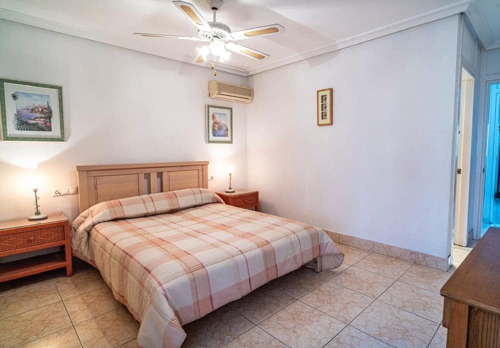 4 bedroom Villa for sale in Orihuela Costa with pool - € 650,000 (Ref: 9360366)