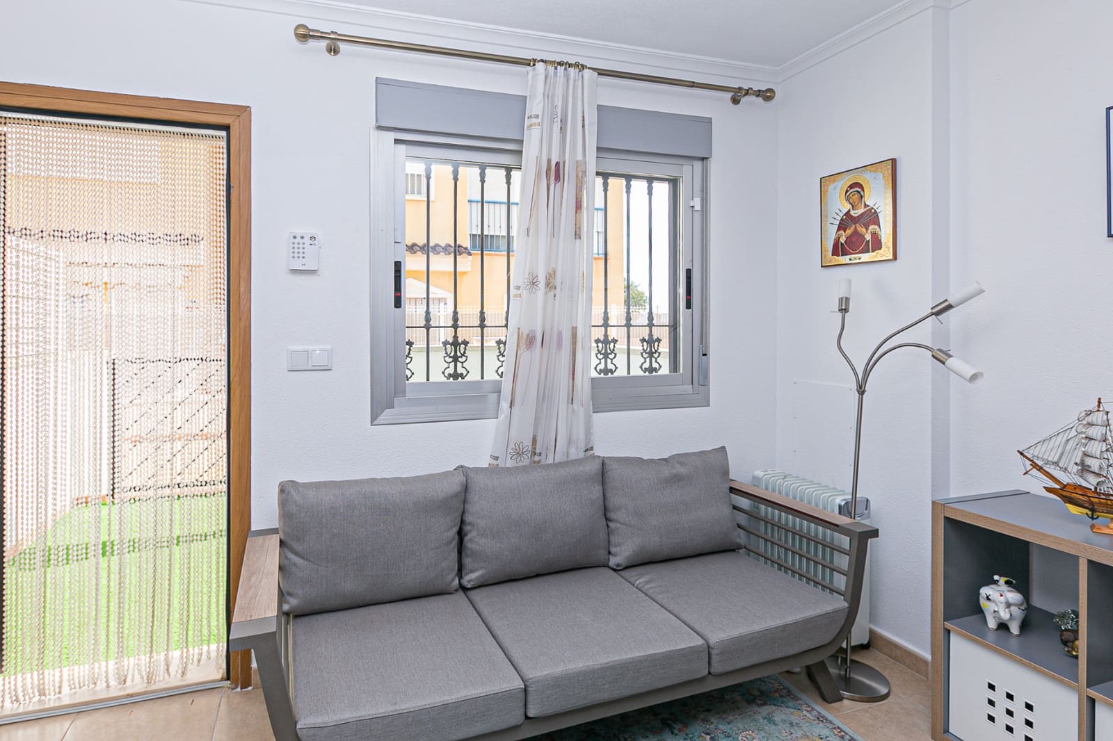 3 sypialnia Dom na sprzedaż w Guardamar del Segura z basenem garażem - 250 000 € (Ref: 9360369)