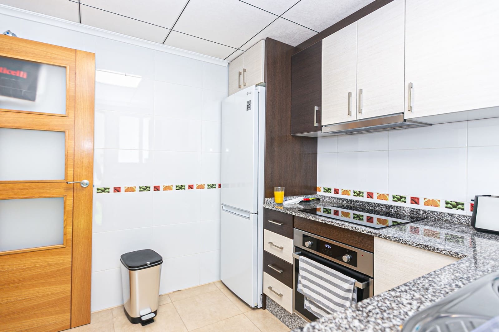 3 sypialnia Dom na sprzedaż w Guardamar del Segura z basenem garażem - 250 000 € (Ref: 9360369)