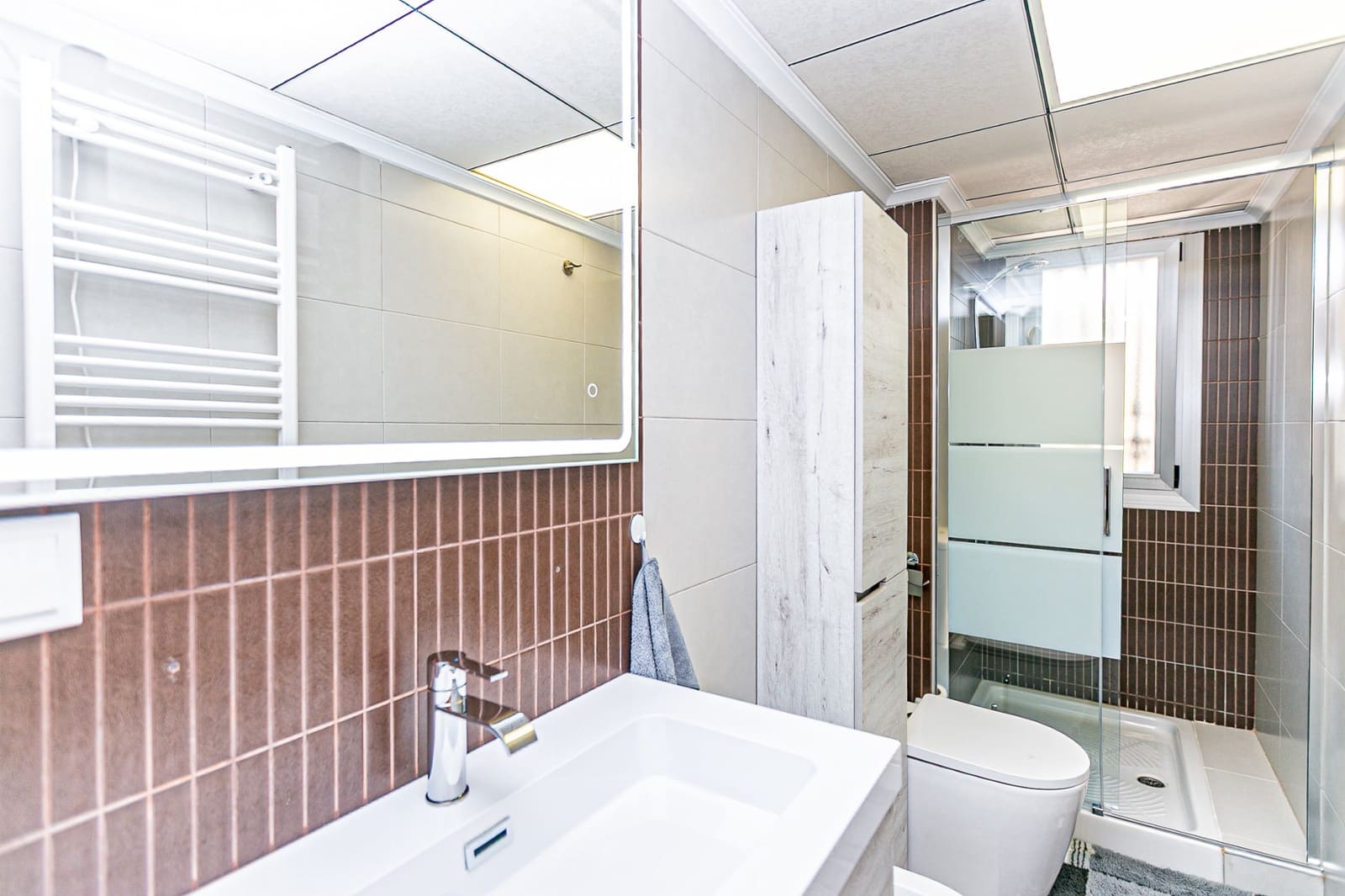 3 sypialnia Dom na sprzedaż w Guardamar del Segura z basenem garażem - 250 000 € (Ref: 9360369)