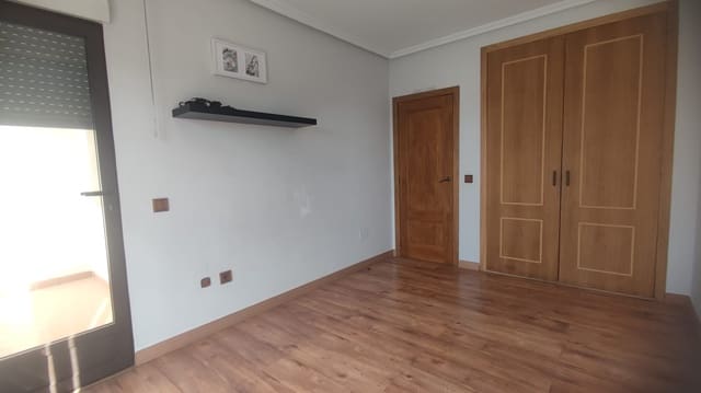 3 quarto Casa em Banda para venda em San Miguel de Salinas com piscina - 168 000 € (Ref: 9360371)