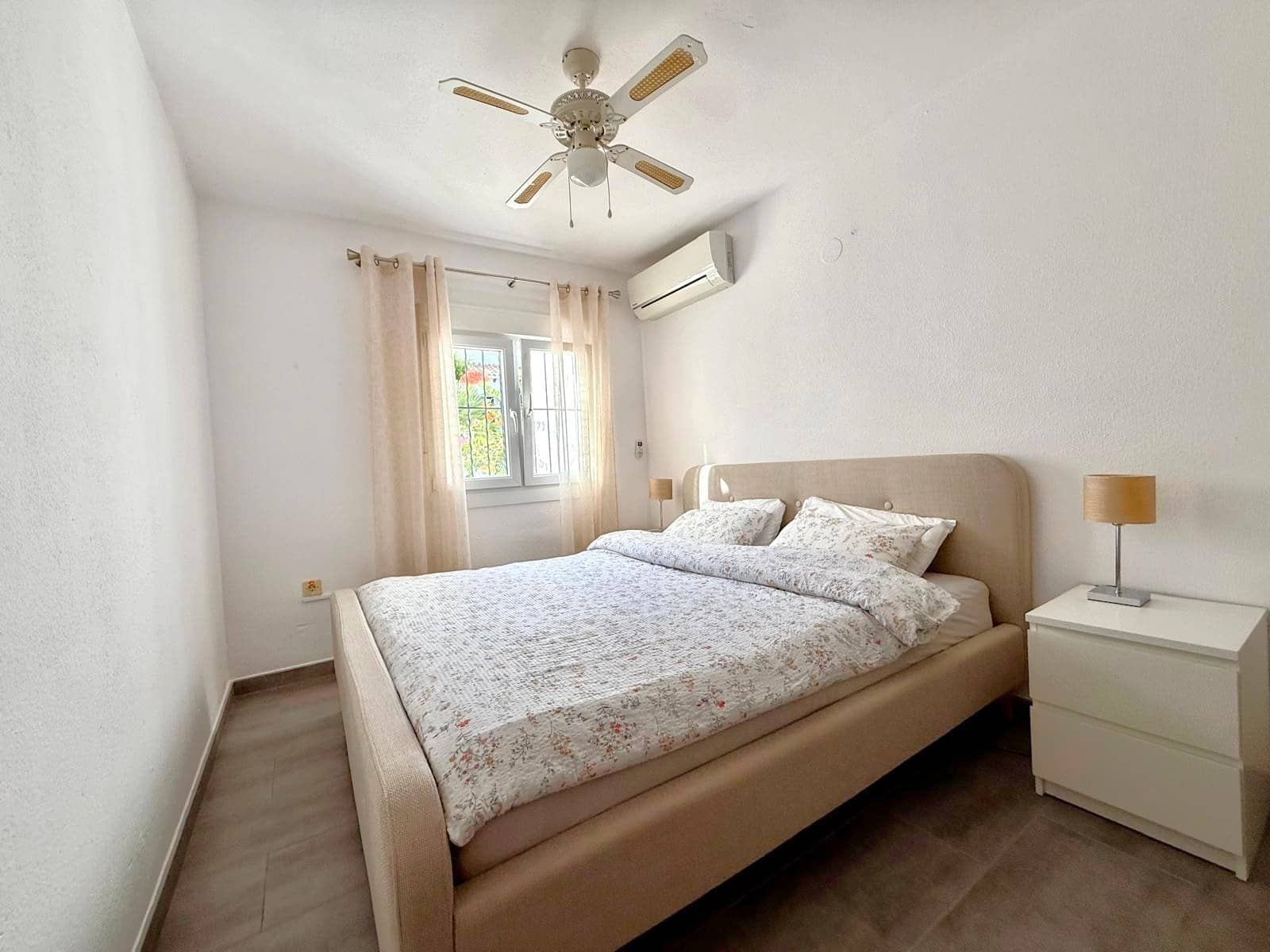 3 bedroom Townhouse for sale in Villamartin with pool - € 319,000 (Ref: 9360375)