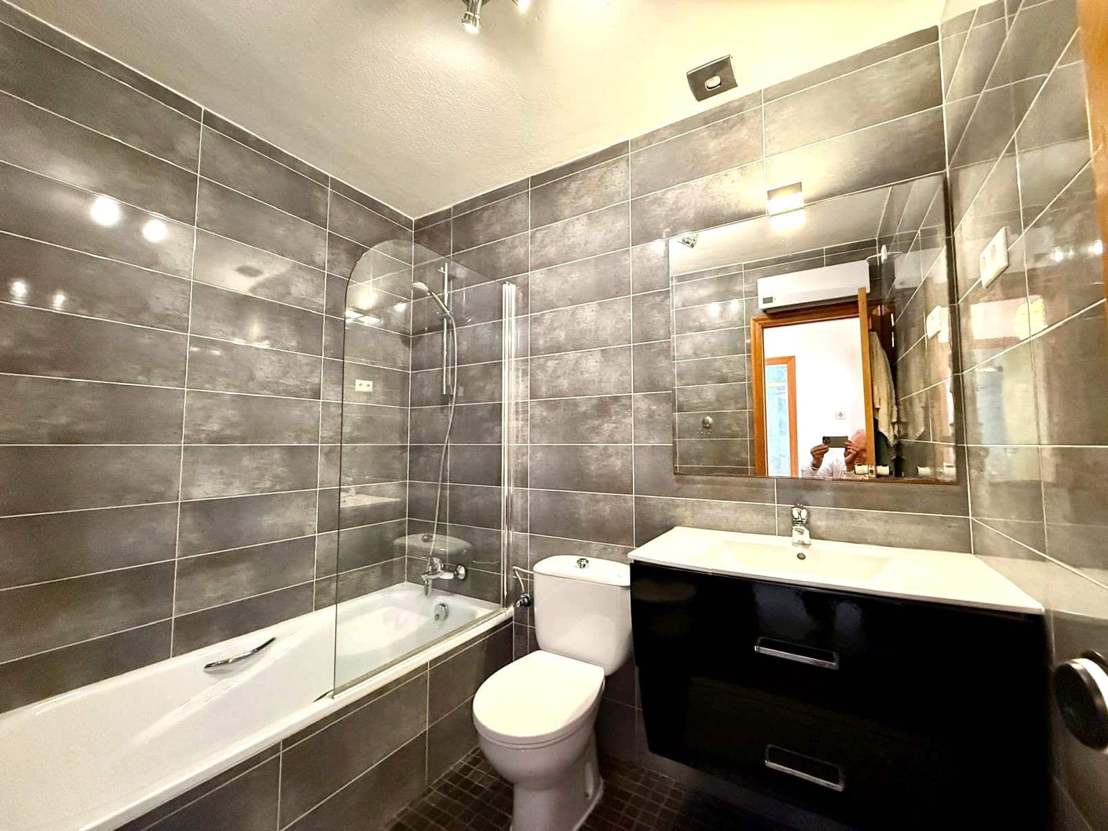 3 bedroom Townhouse for sale in Villamartin with pool - € 319,000 (Ref: 9360375)