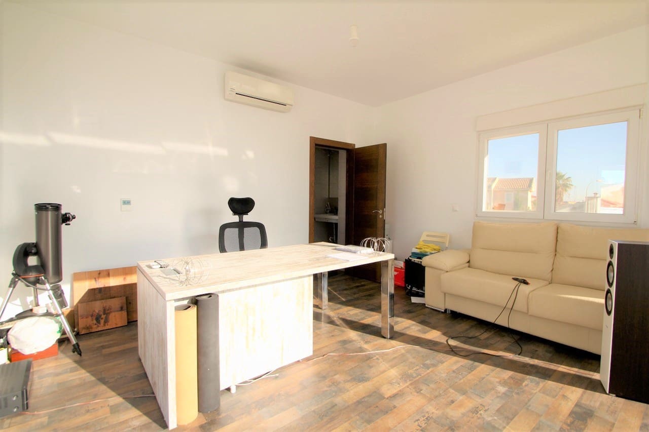 3 bedroom Villa for sale in Rojales with pool - € 620,000 (Ref: 9360380)