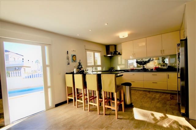 3 bedroom Villa for sale in Ciudad Quesada, Rojales with pool - € 620,000 (Ref: 9360380)