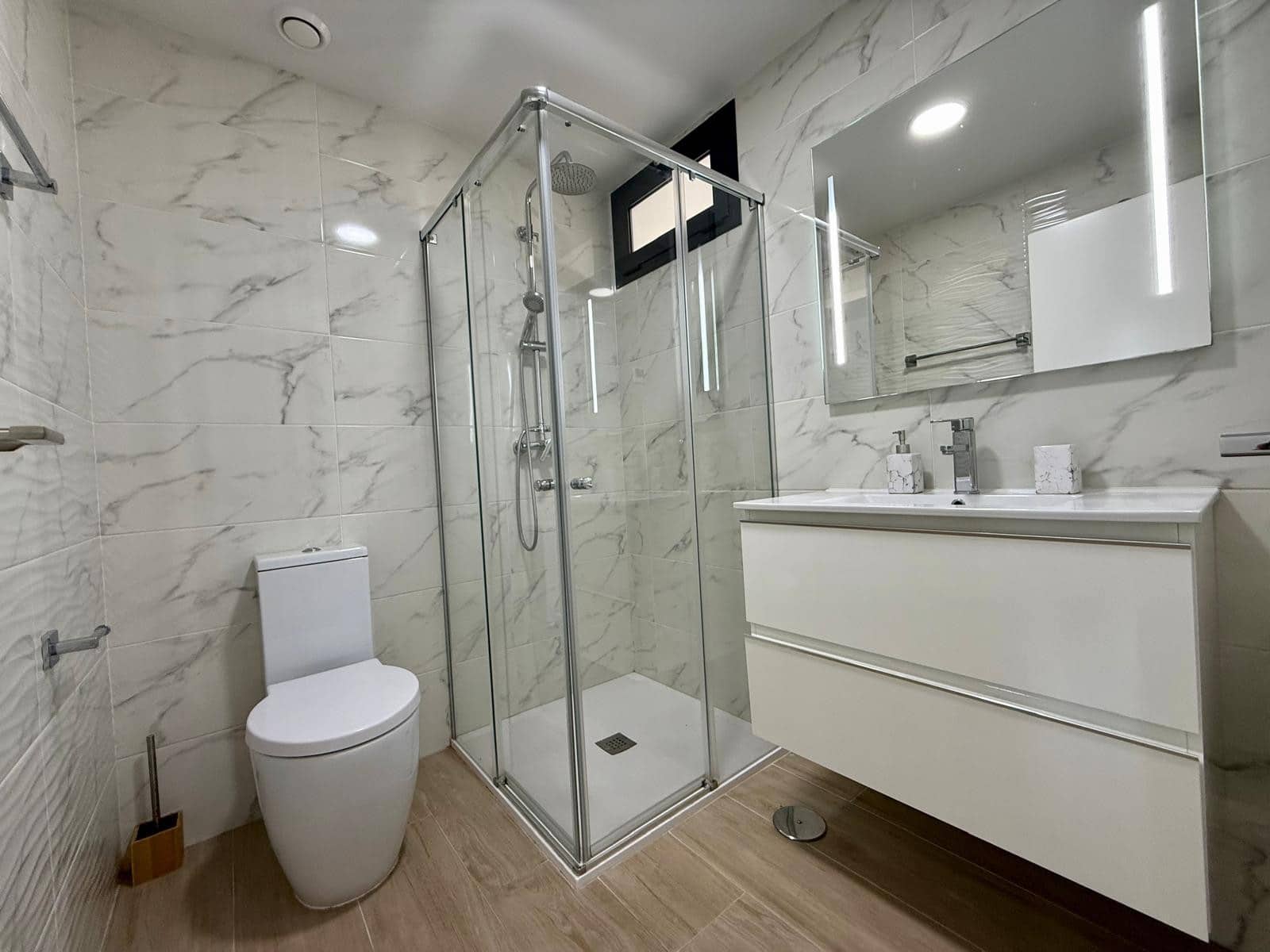 2 bedroom Apartment for sale in Villamartin with pool - € 265,000 (Ref: 9360383)